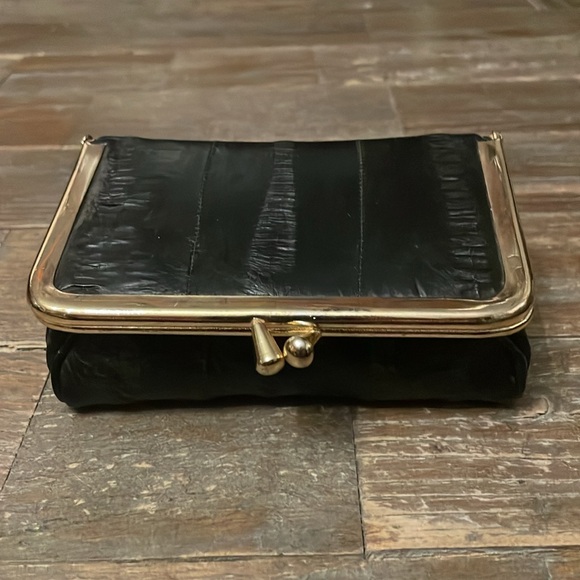 Vintage Eel Skin Cosmetic Kisslock Wallet with Matching Lipstick Case🖤 - Picture 3 of 15